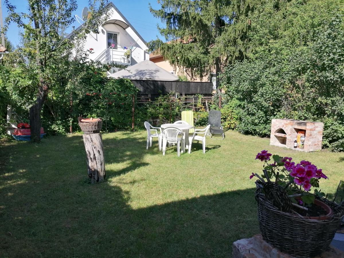 Menta Apartman Mezőkövesd Buitenkant foto