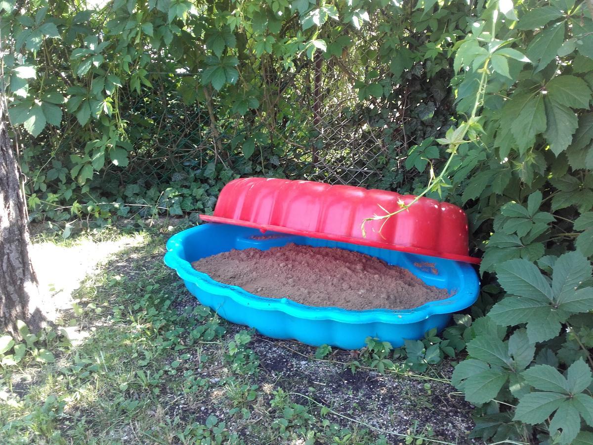 Menta Apartman Mezőkövesd Buitenkant foto