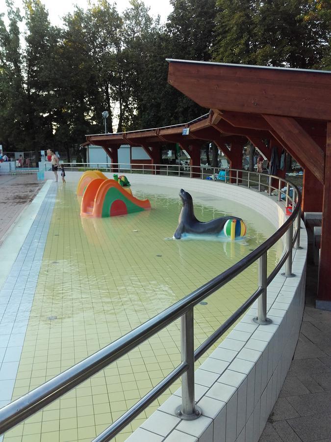 Menta Apartman Mezőkövesd Buitenkant foto
